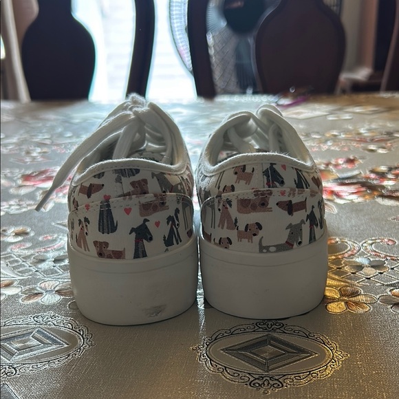 Charming Animal Print Lace-Up Sneakers - Picture 3 of 7